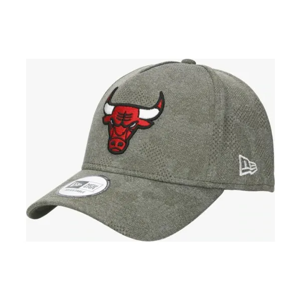 New Era Czapka Engineered Plus Trucker Chibul Novotc , khaki, rozmiar ONE-SIZE. Brązowe czapki damskie New Era, bez wzorów, z elastanu. Za 149,99 zł.