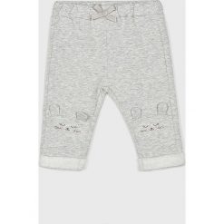 Blukids - Spodnie dziecięce 56-74 cm. Szare spodnie dziewczęce Blukids, bez wzorów, z elastanu, casualowe. W wyprzedaży za 34,90 zł.