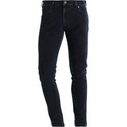 Rurki męskie: Wrangler LARSTON Jeansy Slim Fit ground ball