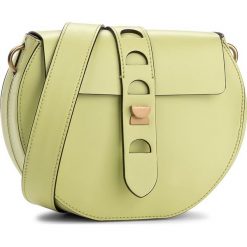 Torebka COCCINELLE - YV3 Minibag C5 YV3 15 C6 28 158. Zielone listonoszki damskie marki Coccinelle. W wyprzedaży za 629,00 zł.