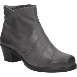 Botki gino fabiani 688. Botki damskie Gino Fabiani, bez obcasa, bez zapięcia. W wyprzedaży za 149,99 zł.