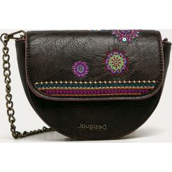 Desigual - Nerka. Pomarańczowe nerki damskie Desigual, z haftami, z poliesteru, małe, z aplikacjami. Za 259,90 zł.