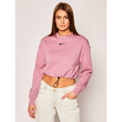 Bluza NIKE Sportswear Swoosh CJ3766. Fioletowe bluzy damskie Nike, s, bez wzorów, z bawełny, bez rękawów, bez kaptura. Za 229,00 zł.