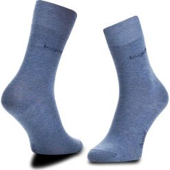 Zestaw 3 par wysokich skarpet męskich BUGATTI - 6703 Light Denim 434. Niebieskie skarpetki męskie Bugatti, bez wzorów, z elastanu. W wyprzedaży za 33,90 zł.