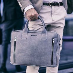 Skórzana torba męska na laptop BRODRENE BL02 szara - Szary. Szare torby męskie skórzane Brødrene, casualowe. Za 375,00 zł.