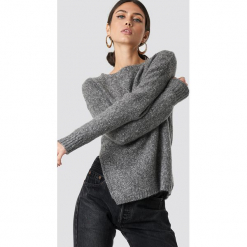 NA-KD Sweter z rozcięciem z boku - Grey. Szare swetry oversize damskie marki NA-KD, z dzianiny. Za 141,95 zł.