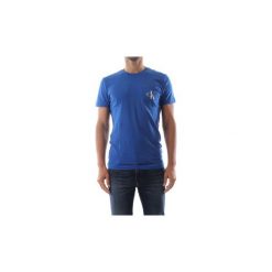 T-shirty z krótkim rękawem Calvin Klein Jeans J30J311023 MONOGRAM POCKET. Niebieskie t-shirty męskie Calvin Klein Jeans, s, bez wzorów, z jeansu, bez kołnierzyka, krótkie. Za 91,78 zł.