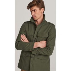 Kurtka w stylu militarnym - Zielony. Zielone kurtki męskie Reserved, s, moro, militarne, bez kaptura. Za 239,99 zł.