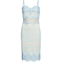 Sukienka z koronką bonprix jasnoniebiesko-jasnobrązowy. Niebieskie sukienki damskie bonprix, w koronkowe wzory, z koronki, eleganckie, bez kołnierzyka, bez rękawów. Za 189,99 zł.