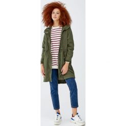 Parka z kieszeniami. Brązowe parki damskie marki Pull&Bear. Za 139,00 zł.