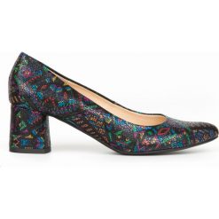 Czółenka w szpic - skóra naturalna - model 1368 - kolor motyw aztecki. Czółenka damskie Zapato, ze skóry. Za 319,00 zł.