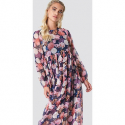 NA-KD Boho Sukienka maxi z bufiastym rękawem - Multicolor,Navy. Niebieskie długie sukienki NA-KD Boho, z poliesteru, boho, z falbankami, z długim rękawem. W wyprzedaży za 142,07 zł.