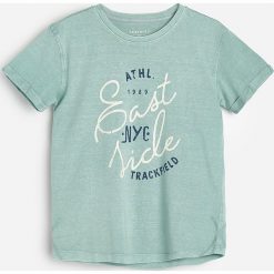 Bawełniany t-shirt z napisem - Niebieski. Niebieskie t-shirty męskie Reserved, z napisami, z bawełny, bez kołnierzyka. Za 35,99 zł.