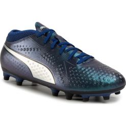 Buty PUMA - One 4 Syn Fg 104749 03 Sodalite Blue/Silver/ Peacoat. Niebieskie buty sportowe męskie Puma, z tworzywa sztucznego, bez zapięcia, do piłki nożnej. W wyprzedaży za 159,99 zł.