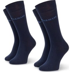 Zestaw 2 par wysokich skarpet męskich EMPORIO ARMANI - 302302 9A284 02435 r. 39-46 Blu/Bluette. Niebieskie skarpetki męskie z elastanu. W wyprzedaży za 79,00 zł.