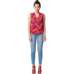 Bluzy damskie: Bluza z dekoltem w serek z graficznym nadrukiem, bez rękawów