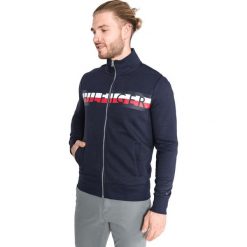 Tommy Hilfiger Bluza Niebieski. Niebieskie bluzy męskie TOMMY HILFIGER, xl, z nadrukiem, z bawełny, bez kołnierzyka, bez rękawów, bez kaptura. Za 567,95 zł.