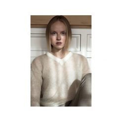 Swetry klasyczne damskie: Sweter
