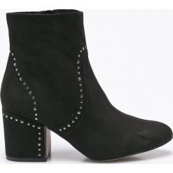 Tamaris - Botki. Czarne buty zimowe damskie marki Tamaris, z materiału. W wyprzedaży za 139,90 zł.