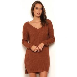 Sukienka "Colline" w kolorze karmelowym. Pomarańczowe sukienki damskie Manoukian, s, z okrągłym kołnierzem, midi, proste. W wyprzedaży za 109,95 zł.