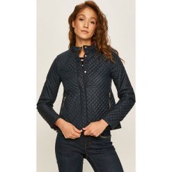 Geox - Kurtka. Różowe kurtki damskie Geox, bez wzorów, z poliesteru, krótkie, bez kaptura. W wyprzedaży za 599,90 zł.