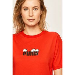 Puma - T-shirt x Hello Kitty. Czerwone bluzki damskie Puma, s, z nadrukiem, z elastanu, z okrągłym kołnierzem, z krótkim rękawem. W wyprzedaży za 89,90 zł.