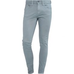 Wåven ERLING Jeans Skinny Fit chinois green. Zielone jeansy męskie relaxed fit marki Wåven. W wyprzedaży za 149,25 zł.