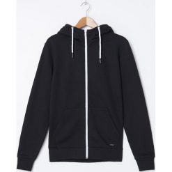 Rozpinana bluza z kapturem basic - Czarny. Czarne bluzy męskie House, s, bez wzorów, z kapturem, bez rękawów, z kapturem. Za 89,99 zł.
