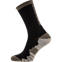 Skarpety piłkarskie - MA732032BK. Skarpetki męskie New Balance, bez wzorów, z elastanu. W wyprzedaży za 19,99 zł.