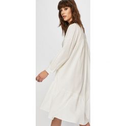 Answear - Sukienka. Czarne sukienki damskie ANSWEAR, s, w koronkowe wzory, z dzianiny, bez kołnierzyka, bez rękawów, mini, rozkloszowane. W wyprzedaży za 89,90 zł.