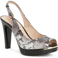 Buty damskie. Czarne klapki damskie Wittchen, bez wzorów, ze skóry, na wysokim obcasie, na obcasie. W wyprzedaży za 152,91 zł.