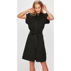 Answear - Sukienka. Czarne sukienki damskie ANSWEAR, na co dzień, s, w paski, z bawełny, casualowe, bez kołnierzyka, z krótkim rękawem, krótkie, mini, proste. W wyprzedaży za 129,90 zł.