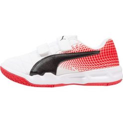 Puma VELOZ INDOOR NG Obuwie do piłki ręcznej white/black/flame scarlet. Białe buty sportowe chłopięce Puma, z gumy. Za 169,00 zł.