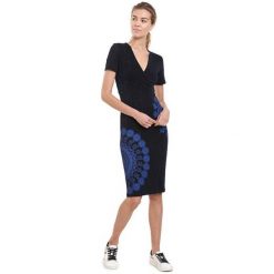 Desigual Kamizelka Damska Kamizelka Elif Marino 18wwvkaf 5001 (Rozmiar M). Czarne kamizelki damskie bez kaptura Desigual, m, bez wzorów. W wyprzedaży za 250,00 zł.