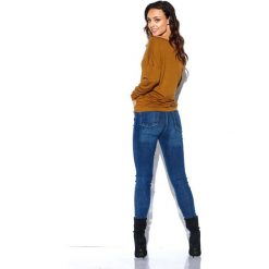 Oversizowa bluzka z dekoltem w serek basic LN103 karmel. Bluzki damskie Lemoniade, s, bez wzorów, z dekoltem w serek, bez rękawów. Za 89,90 zł.