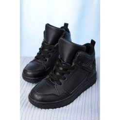 Czarne buty sportowe sznurowane casu c917. Czarne buty dziewczęce sportowe Casu, bez wzorów, na sznurówki. Za 59,99 zł.