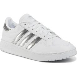 Buty adidas - Team Court W EG9824 Ftwwht/Silvmt/Ftwwht. Białe buty sportowe damskie Adidas, bez wzorów, ze skóry ekologicznej, sportowe. Za 329,00 zł.