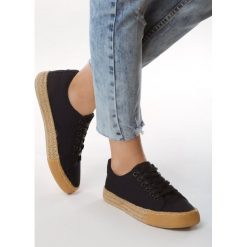 Granatowe Trampki International Love. Niebieskie espadryle damskie Born2be, na sznurówki. Za 69,99 zł.