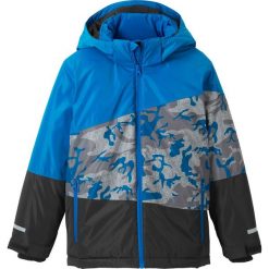 Kurtka narciarska nieprzemakalna i wiatroszczelna bonprix czarno-niebiesko-moro. Czarne kurtki chłopięce bonprix, na zimę, moro, bez kaptura. Za 139,99 zł.
