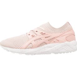 Asics Tiger GELKAYANO TRAINER KNIT Tenisówki i Trampki evening sand. Szare trampki i tenisówki damskie marki Asics Tiger, z tworzywa sztucznego. W wyprzedaży za 471,20 zł.