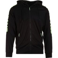 Czarna Bluza Dioreino. Czarne bluzy męskie Born2be, xl, bez wzorów, bez kołnierzyka, bez rękawów, bez kaptura. W wyprzedaży za 79,99 zł.