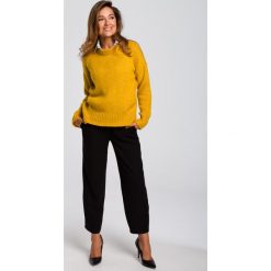 Sweter wkładany przez głowę miodowy - l/xl. Pomarańczowe sukienki damskie e-margeritka.pl, s, bez wzorów, z wełny, eleganckie, z długim rękawem, długie, bez kaptura. Za 119,99 zł.