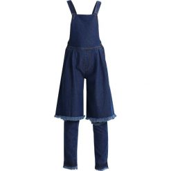 Ksenia Schnaider DUNGAREES Ogrodniczki dark blue. Niebieskie spodnie damskie Ksenia Schnaider, m, z bawełny. W wyprzedaży za 563,70 zł.