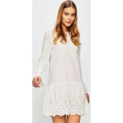 Only - Sukienka. Białe sukienki damskie ONLY, na co dzień, z haftami, z bawełny, casualowe, z okrągłym kołnierzem, z długim rękawem, długie, mini, rozkloszowane. W wyprzedaży za 159,90 zł.