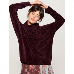 Szenilowy sweter z golfem - Bordowy. Czerwone golfy damskie Mohito, l. Za 99,99 zł.