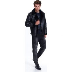 Spodnie denim z przeszyciami dopasowane. Czarne spodnie męskie Top Secret, na co dzień, na zimę, s, bez wzorów, z elastanu, eleganckie. W wyprzedaży za 69,99 zł.