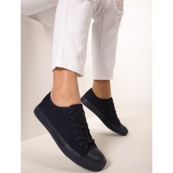 Granatowe Trampki Low Down. Niebieskie trampki i tenisówki damskie Born2be, bez wzorów, bez zapięcia. W wyprzedaży za 44,99 zł.