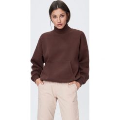 Gładka bluza typu turtle neck - Brązowy. Pomarańczowe bluzy damskie Sinsay, s, bez wzorów, bez rękawów, bez kaptura. Za 49,99 zł.