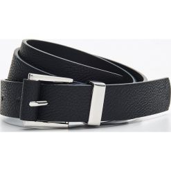 Pasek z fakturą - Czarny. Czarne paski damskie Cropp, w paski. Za 29,99 zł.