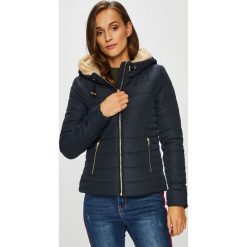 Only - Kurtka Shelly. Czerwone kurtki damskie marki ONLY, s, z poliesteru, z kapturem. W wyprzedaży za 119,90 zł.